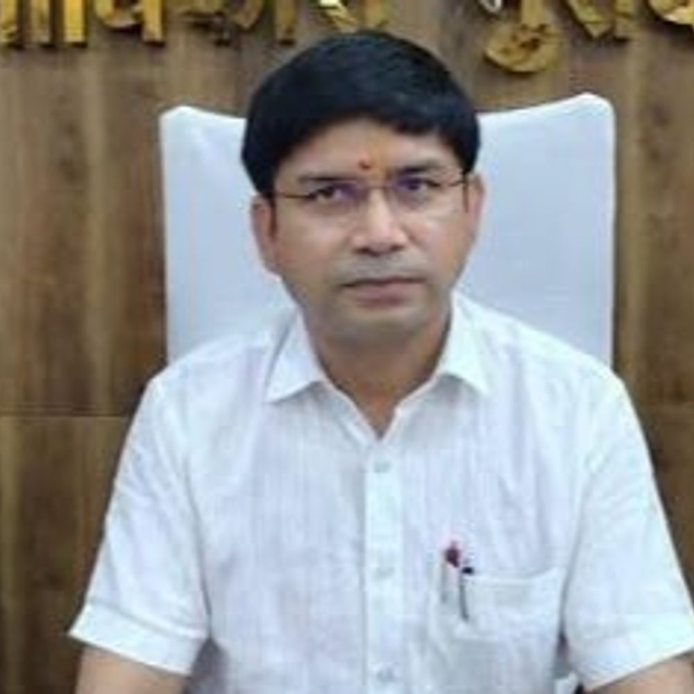 मुरादाबाद में 4 तहसीलदारों के तबादले:अंकित तोमर मुरादाबाद सदर और धीरेश कुमार सिंह बिलारी के तहसीलदार बने