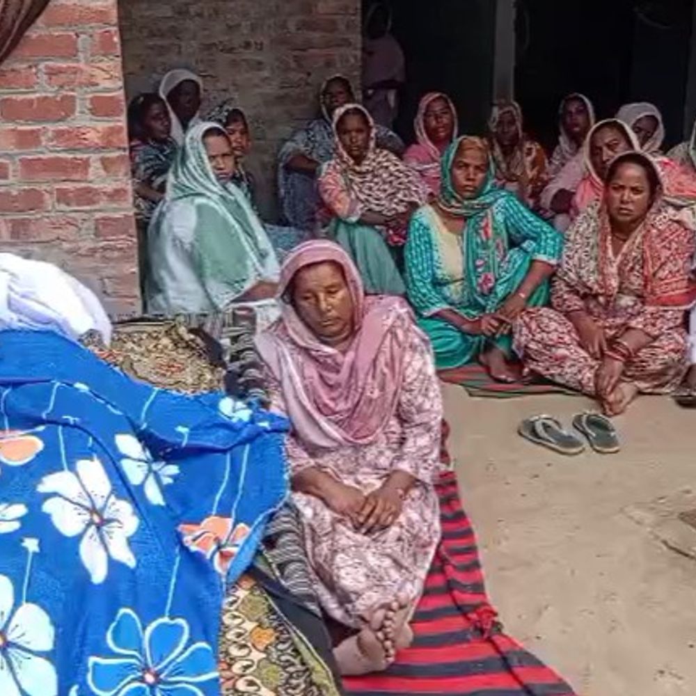 छत से ईंट-पत्थर बरसाकर केस में गवाह वृद्धा की हत्या