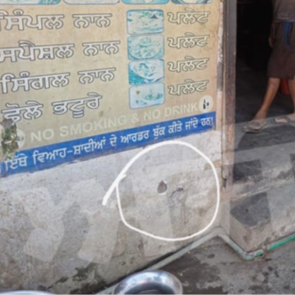 फगवाड़ा में पुलिस नाके पर स्कॉर्पियो सवार ने की फायरिंग:पुलिसकर्मी पर पिस्तौल तानी, दोनों आरोपी गिरफ्तार, अवैध हथियार बरामद