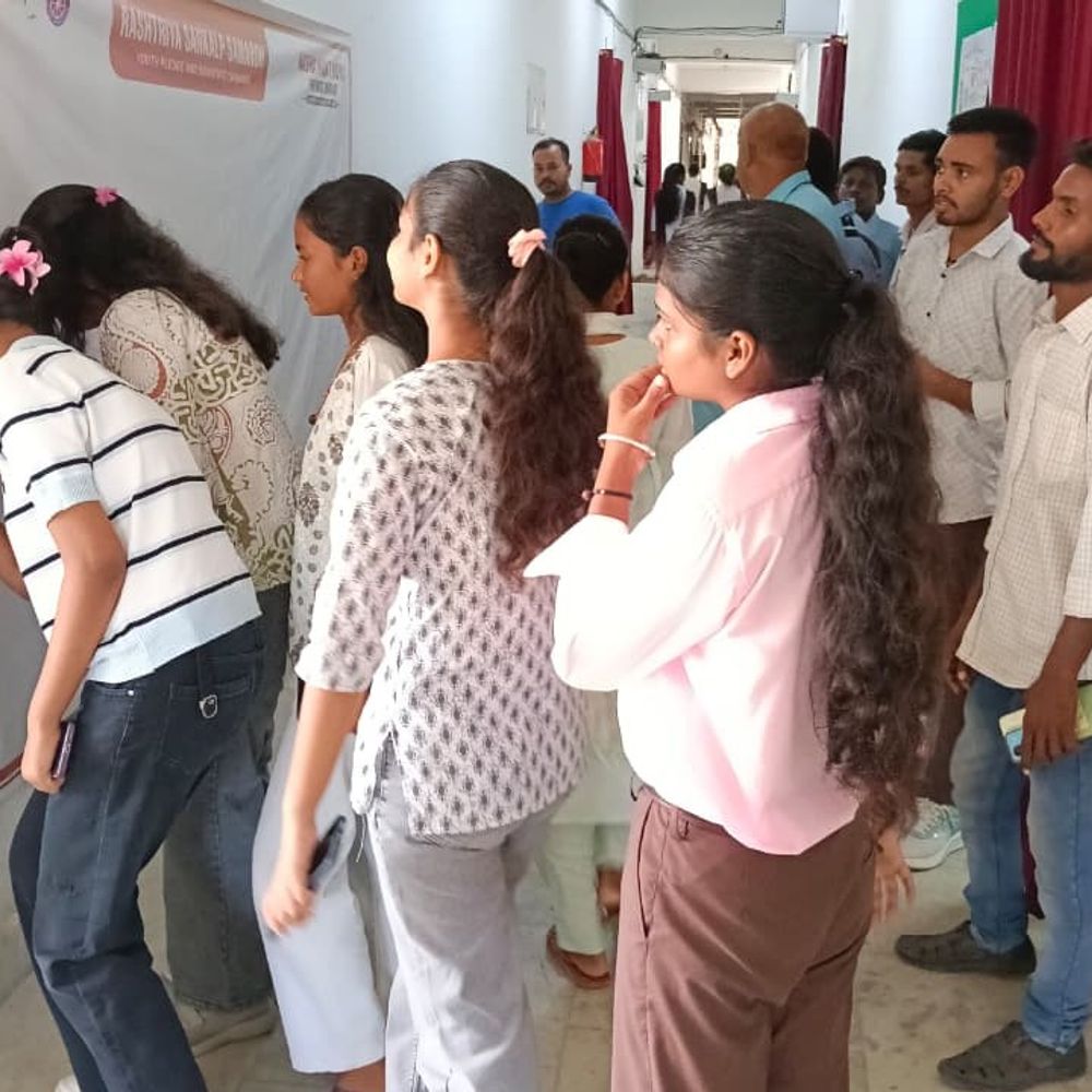 शेखपुरा में 100 हफ्ते का नशामुक्ति युवा अभियान शुरू:पॉलिटेक्निक कॉलेज में छात्रों ने ली नशे से दूर रहने की शपथ; 1933 हेल्पलाइन की दी जानकारी