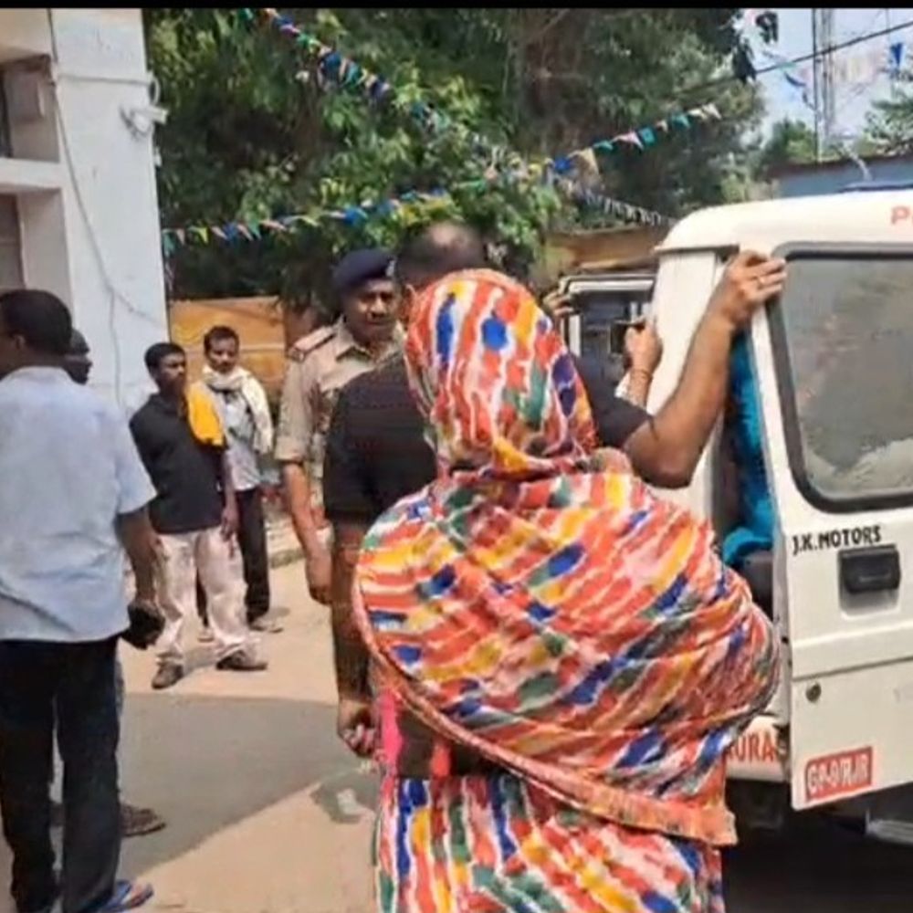 गुजरात से भागी नाबालिग ने जमुई में की शादी:प्रेमी युवक गिरफ्तार, तीन साल से चल रहा था प्रेम प्रसंग