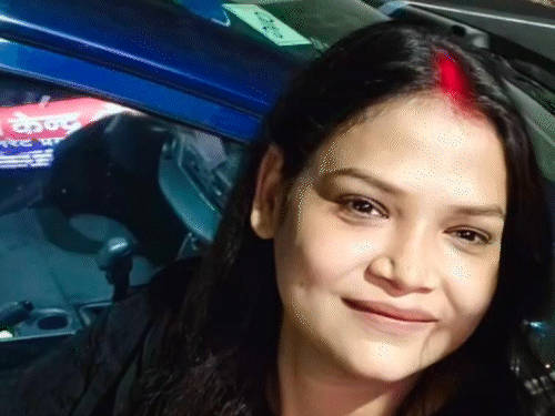 दरोगा की वकील पत्नी फंदे पर लटकी मिली:प्रयागराज में 10 महीने पहले लव मैरिज की, दरोगा बोला- उसने खुद फंदा लगाया