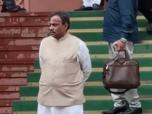 भाजपा यूपी प्रभारी विनोद तावड़े का प्रयागराज दौरा टला:नई तारीखें अभी तय नहीं, प्रदेश के अलग-अलग संगठनात्मक क्षेत्रों में होना है दौरा