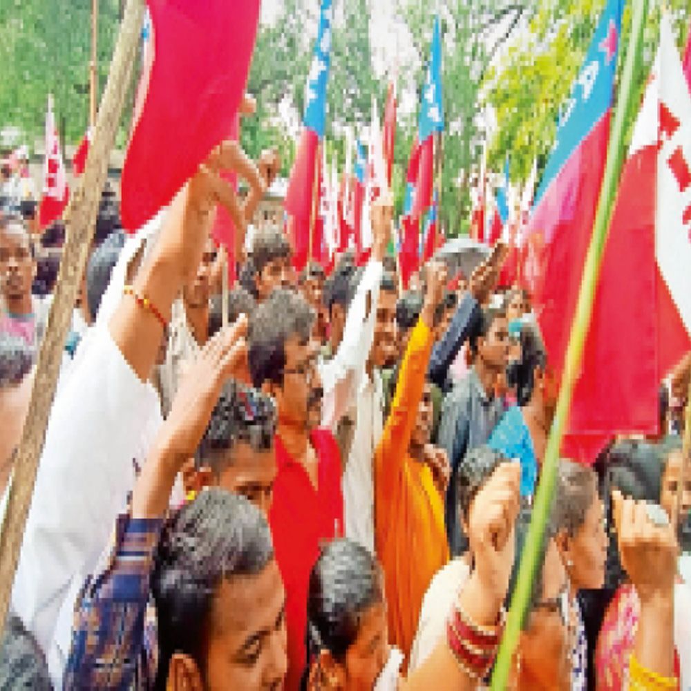 नगरनार प्लांट का निजीकरण रोकने की मांग:नक्सल केस में बंद आदिवासियों की रिहाई की मांग पर प्रदर्शन
