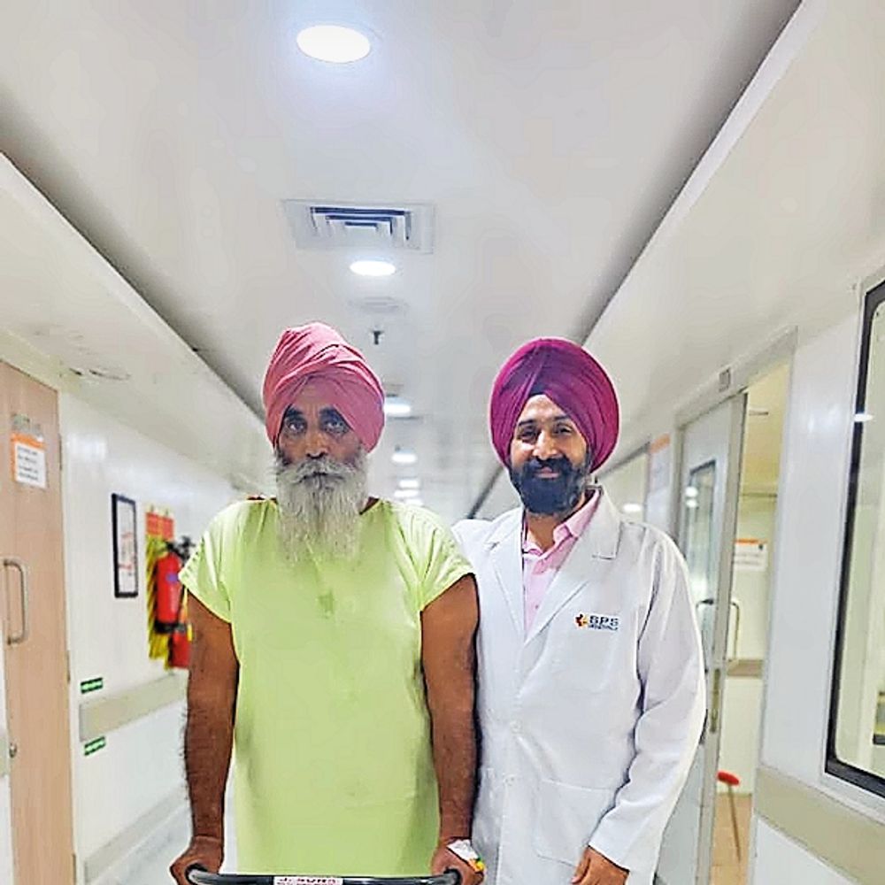डॉ. रणजीत ने 130 किलो वजनी मरीज का किया सफल घुटना प्रत्यारोपण