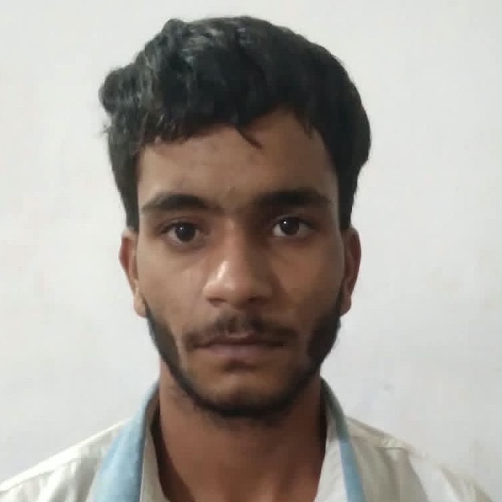 शिवपुरी में 3 मोबाइल झपटमारी का खुलासा:आरोपी गिरफ्तार, नाबालिग सहआरोपी पकड़ा; 3 मोबाइल और स्कूटी बरामद