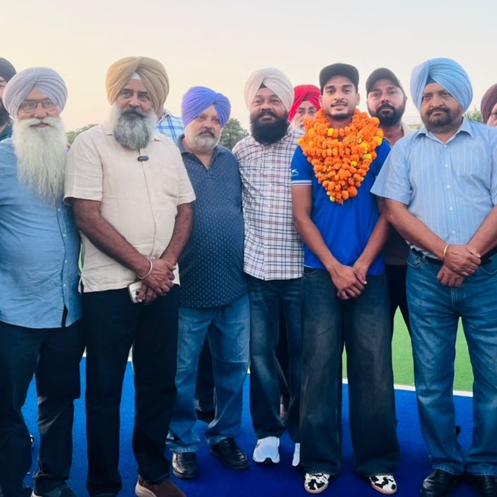 जूनियर एशिया कप विजेता शहर के 3 हॉकी प्लेयर्स का लौटने पर सम्मान