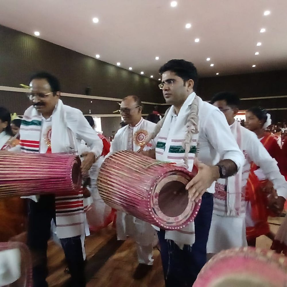 परंपरा और सभ्यता को बचाने के साथ शिक्षा को बनाएं विकास का आधार: डीसी