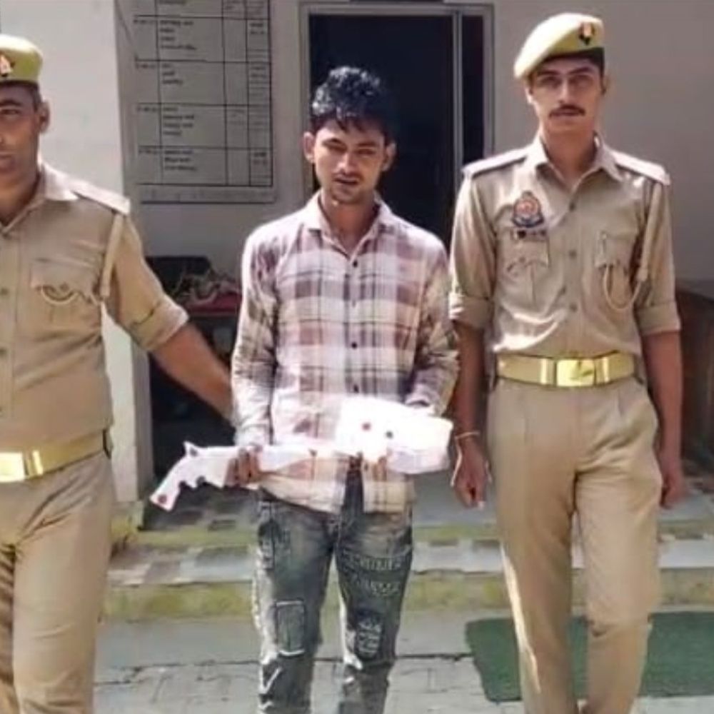 संभल में 3 चोरियों का खुलासा:9 मुकदमों का आरोपी गैंगस्टर समेत 3 गिरफ्तार; जेवर, नकदी और तमंचा बरामद