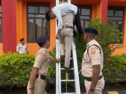 IHM बोधगया में अग्निशमन विभाग ने कराया मॉक ड्रिल:आग से निपटने की रियल टाइम तैयारी, छात्रों को बताया क्या करें और क्या नहीं