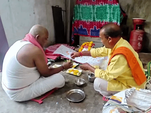 मुस्लिम युवक से शादी,पिता ने जिंदा बेटी का किया पिंडदान:लव मैरिज के बाद धर्म भी बदला; परिवार ने कहा- अब बेटी से संबंध नहीं