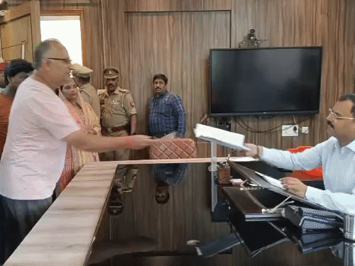 बंटी के फोटो विवाद में अब महापौर सामने आईं:बोलीं- सांसद-विधायक का बेटा हो या मेरा, अच्छा काम करने वाले की फोटो लगनी चाहिए