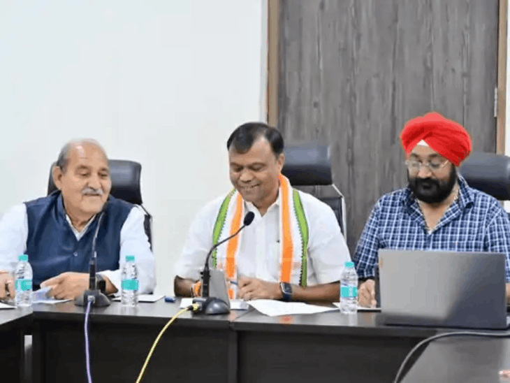 छत्तीसगढ़- 36 में से 20 कांग्रेस नेताओं का निष्कासन रद्द:कुकरेजा-डोंगरे समेत कई की घर वापसी पक्की, अमित-रेणु जोगी, बृहस्पति पर फैसला बाकी