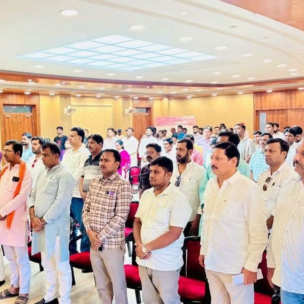 पूर्व पार्षद सुनीता दरबारी को नगर निगम में श्रद्धांजलि:मेयर गणेश केसरवानी समेत पार्षदों ने किया नमन, जनसमस्याएं प्रमुखता से उठाती थीं
