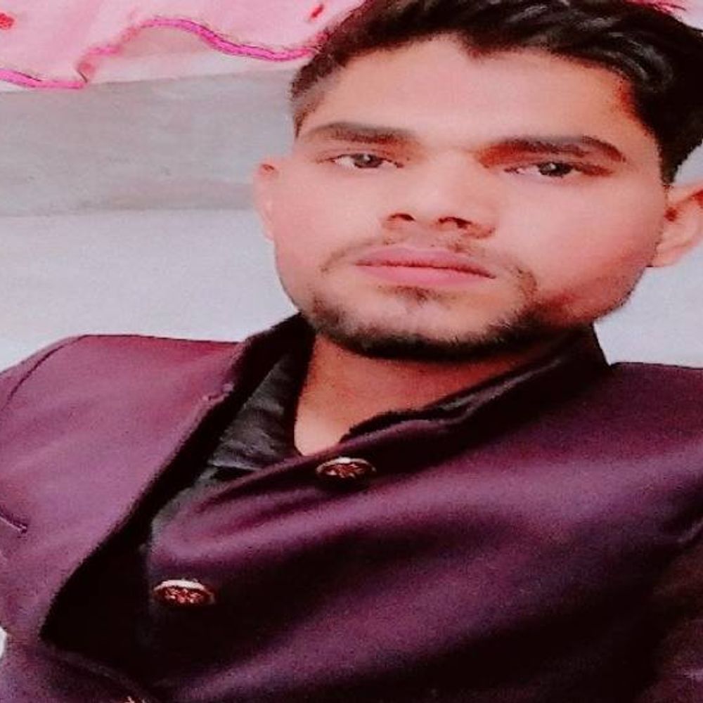 झांसी में सड़क हादसे में घायल युवक ने दम तोड़ा:दो महीने पहले अज्ञात वाहन ने बाइक को टक्कर मारी थी, पिता पीआरडी जवान हैं