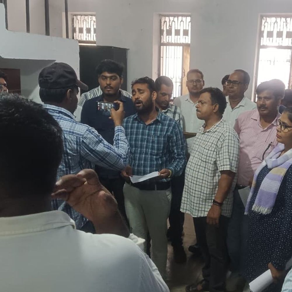 पीलीभीत में लेखपालों ने किया प्रदर्शन:2800 ग्रेड पे, पदोन्नति सूची जारी करने समेत 8 मांगें; बोले- जल्द समाधान नहीं तो आंदोलन होगा तेज