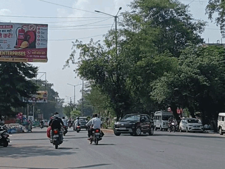 झांसी में आज फिर बढ़ेगी गर्मी-उमस, 35°C तक पहुंचेगा पारा:25-26 सितंबर को बारिश और 50 की स्पीड से हवा चलने का अलर्ट
