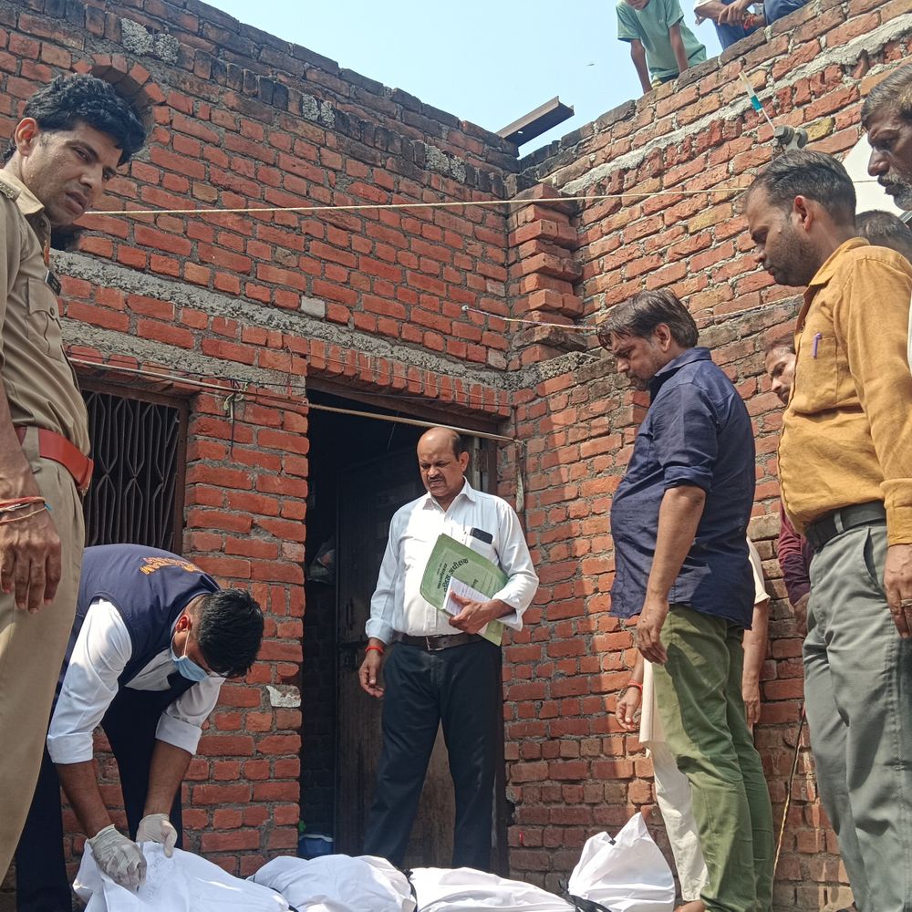 अलीगढ़ में 30 साल के युवक ने फांसी लगाई:परिवार में विवाद चल रहा था, परेशान होकर किया सुसाइड