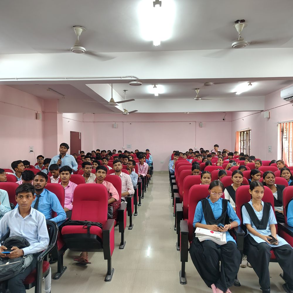 राजकीय पॉलिटेक्निक अररिया में लगा विद्यार्थी सहयोग शिविर:छात्रों की अकेडमिक, हॉस्टल और बेसिक फैसिलिटी से जुड़ी समस्याओं का समाधान