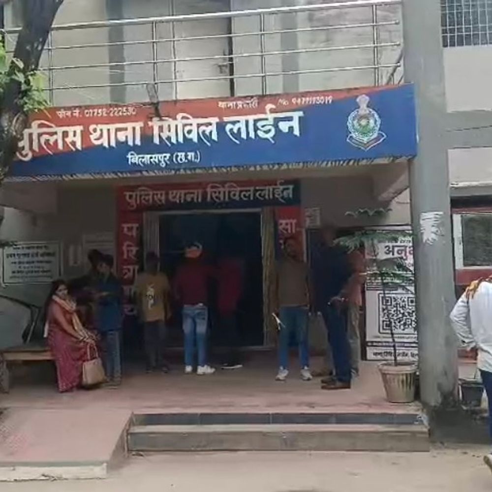 काउंसलिंग रजिस्टर में हेरफेर का आरोप:पत्नी और महिला थाना काउंसलर पर FIR, पहले लिखा था केस खारिज, बाद में जोड़ा कार्रवाई चाहती है