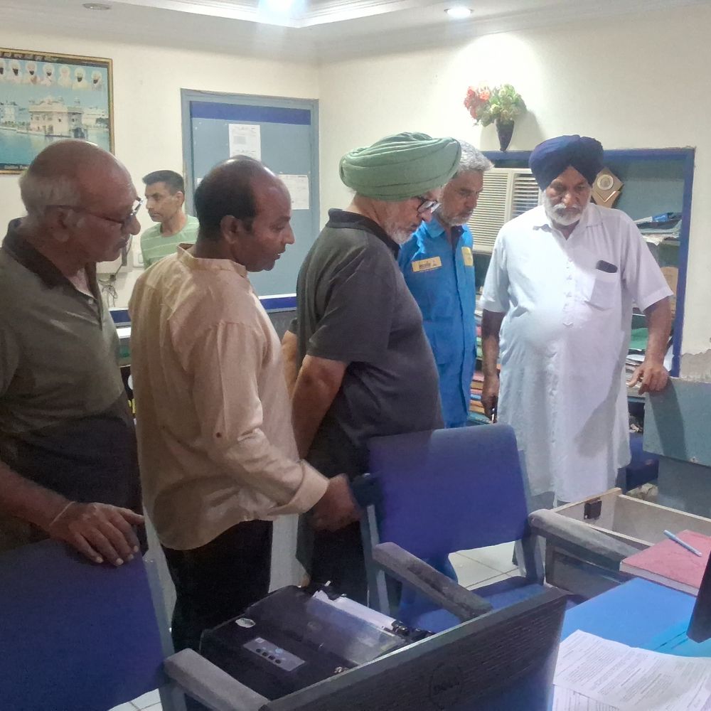 फरीदकोट में गैस एजेंसी का शटर तोड़कर चोरी:दराज से गायब मिला कैश, मैनेजर-संचालक पहुंचे; सेल्समैनों से जमा कराए थे पैसे