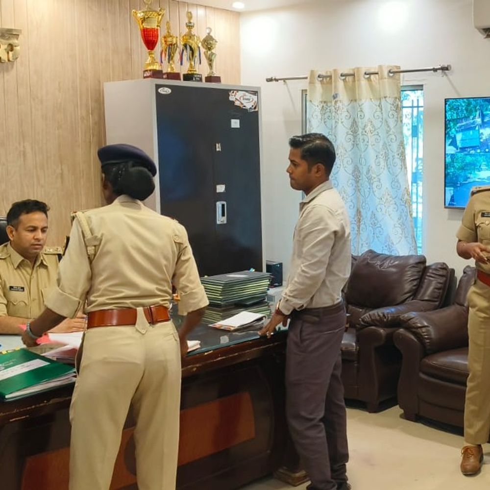 कटिहार SP ने सुनीं लोगों की समस्याएं:पारिवारिक और भूमि विवाद समेत कई मामले दर्ज, दिए जांच और कार्रवाई के निर्देश