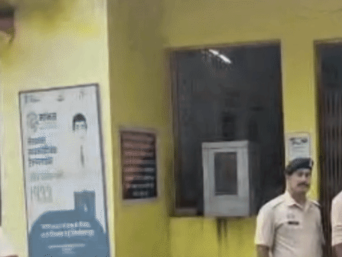 कोनी में तीन चोरियां करने वाला गिरोह पकड़ा गया:4.81 लाख के जेवर बरामद, 3 आरोपी जेल भेजे, नाबालिग भी शामिल