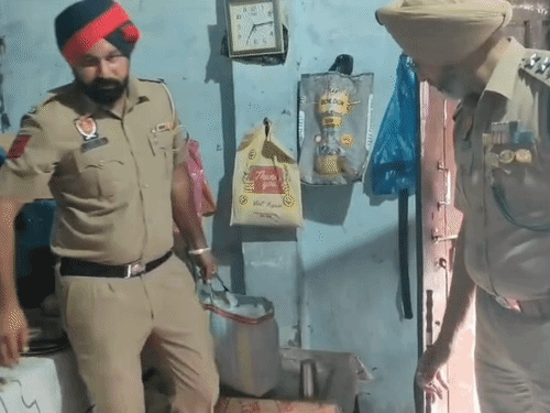 जालंधर में नशा तस्करों पर एक्शन:पुलिस ने 20 को पकड़ा, पिस्तौल-हेरोइन समेत इंजेक्शन बरामद; नकोदर में चला ऑपरेशन CASO