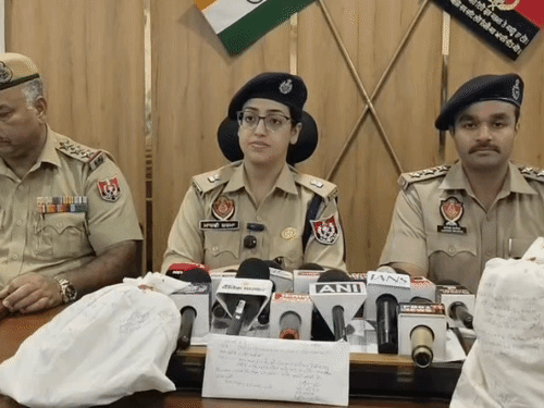 जालंधर पुलिस ने 3 नशा तस्करों को किया गिरफ्तार:1 किलो अफीम, 8 हजार नशीली गोलियां और 22 हजार नगदी बरामद