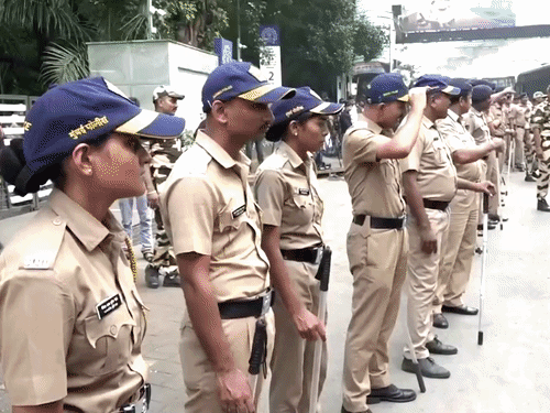IIT बॉम्बे के हॉस्टल और कैंपस से सीलिंग फैन हटेंगे:वॉल-माउंटेड फैन लगाने की तैयारी; बीटेक स्टूडेंट की मौत के बाद फैसला