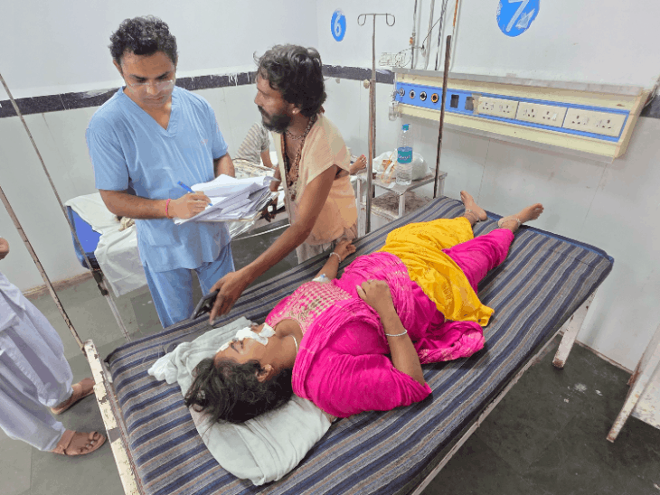 छतरपुर में कार को ट्रक ने मारी टक्कर, तीन घायल:  बागेश्वर धाम दर्शन करने जा रहे थे यात्री, अस्पताल में भर्ती – Chhatarpur (MP) News