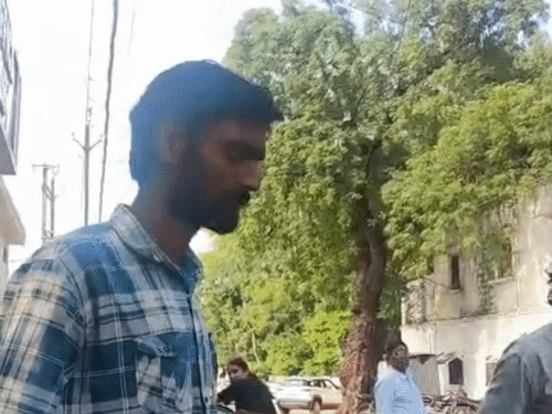भाजपा मंडल अध्यक्ष पर पत्नी भगाने का आरोप:एसपी से शिकायत, मंडल अध्यक्ष बोले- वह भांजी है, पति मारपीट करता था; कांग्रेसियों ने भड़काया
