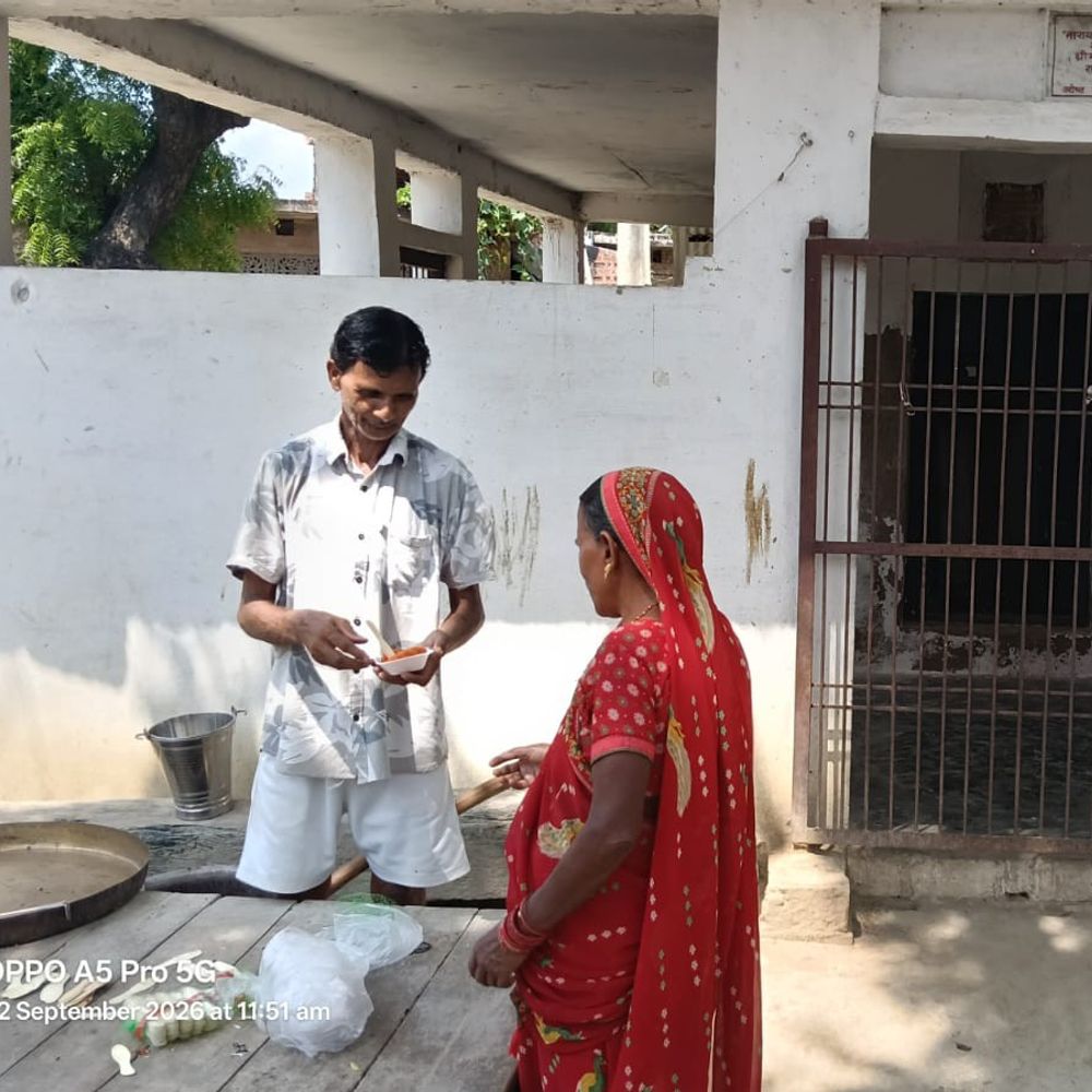 रसूलाबाद में बुढ़वा मंगल की धूम:बजरंग बली मंदिर में बंटा लड्डू-बूंदी का प्रसाद, दिखी आपसी सौहार्द की मिसाल