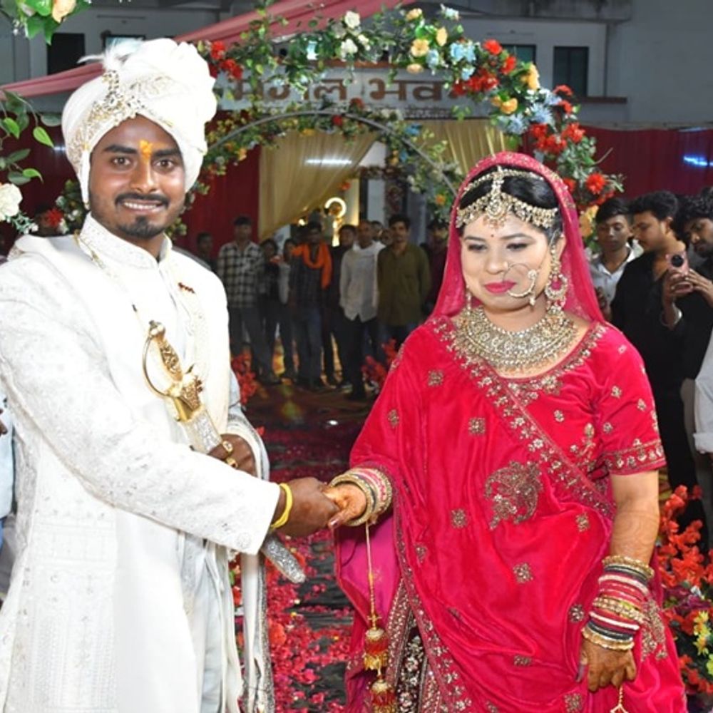 नवविवाहिता की संदिग्ध परिस्थितियों में जहर सेवन से मौत:पिता ने कहा प्रताड़ित करते थे, भावुक मैसेज भेजने के बाद खा ली चूहा मार दवा
