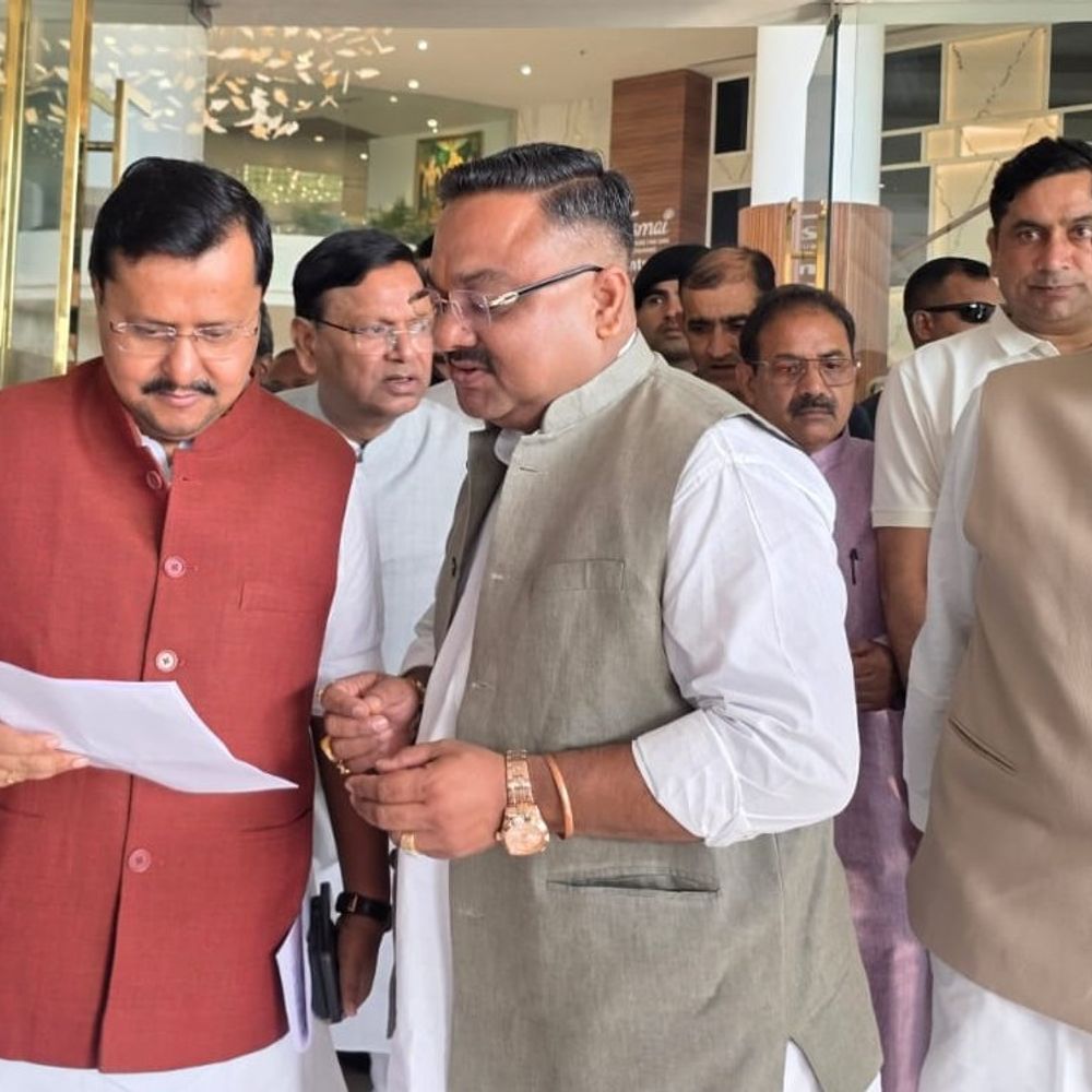 मेरठ के प्रभावित व्यापारियों के पुनर्वास की मांग:भाजपा राष्ट्रीय अध्यक्ष नितिन नवीन से मिले संयुक्त व्यापार संघ उपाध्यक्ष तरुण गुप्ता