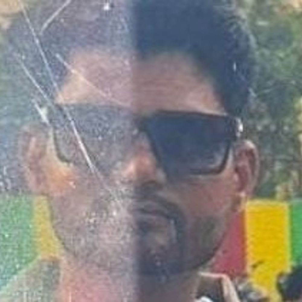मुरादाबाद में सड़क हादसे में युवक की मौत:बड़े भाई की हालत गंभीर, रामपुर से बिलारी जा रहे थे