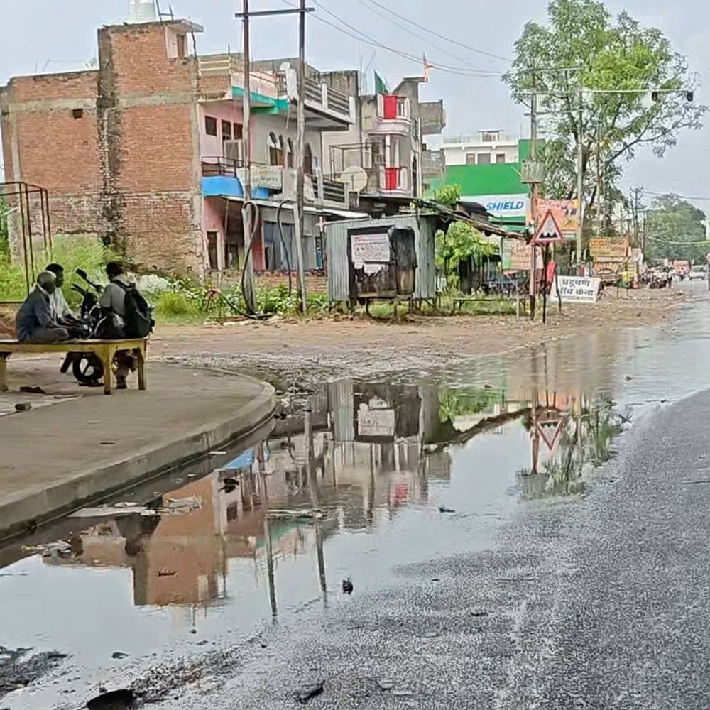 तेज हवाओं के साथ हुई बारिश, गर्मी से मिली राहत:कन्नौज में 40 मिनट तक हुई बारिश से 3 डिग्री गिरा तापमान