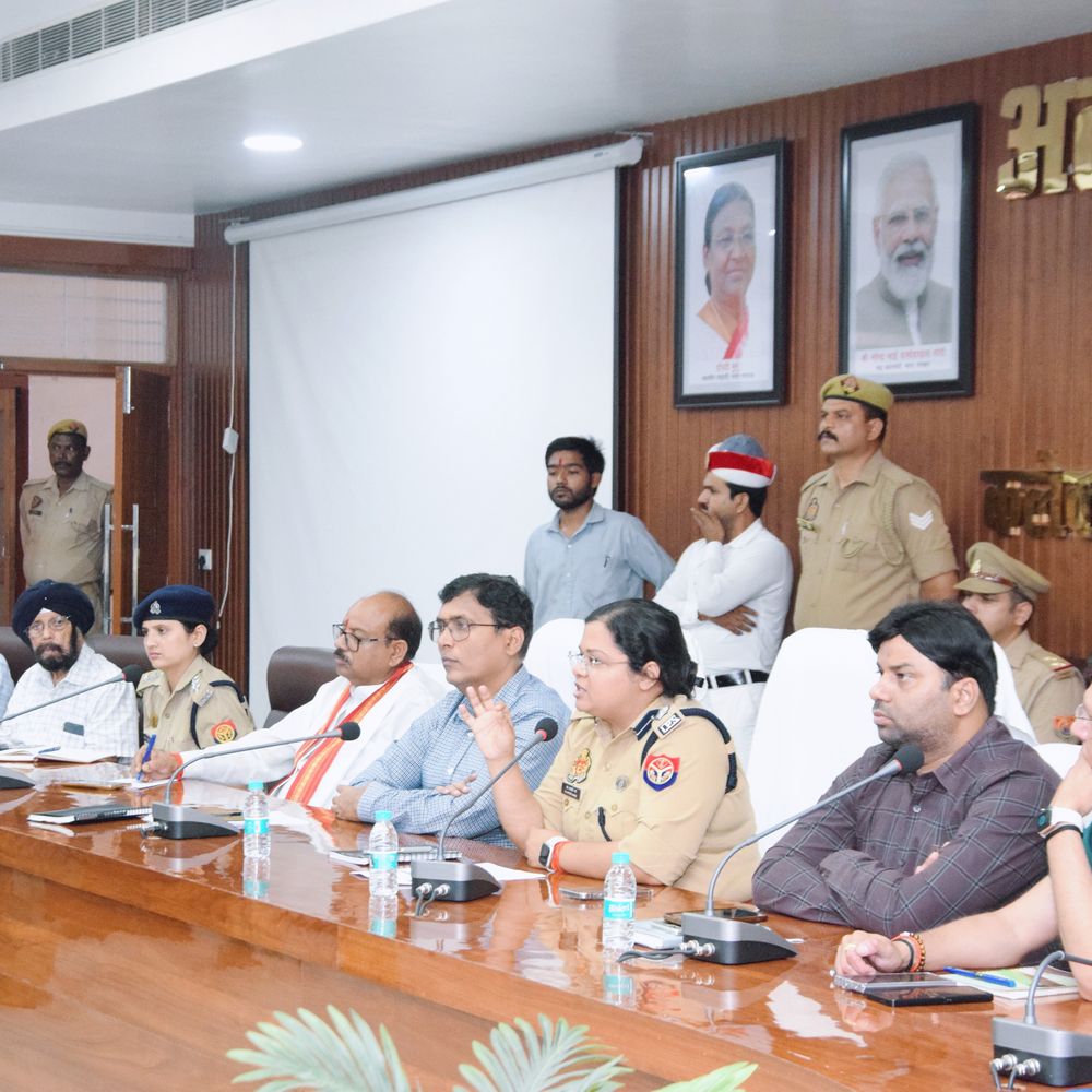 शिक्षिका की हत्या के बाद स्कूलों की सुरक्षा बढ़ाई:लखीमपुर में16 बिंदुओं पर ऑडिट होगा, पैनिक बटन और स्टाफ सत्यापन अनिवार्य