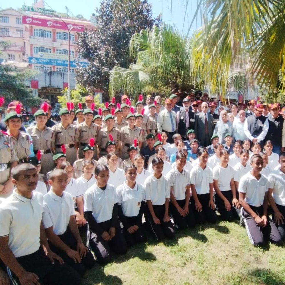 पूर्व सैनिक लीग मंडी ने शहीदों को दी श्रद्धांजलि:भारत-पाक युद्ध के 61 साल पूरे होने पर प्रोग्राम; युद्ध स्मारक पर मौन रखा