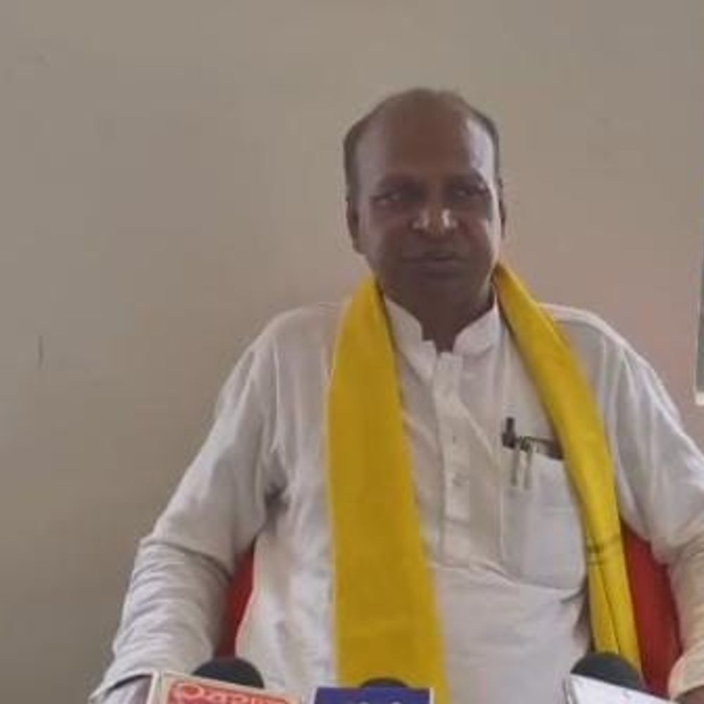 गोंगपा विधायक तुलेश्वर मरकाम का मोबाइल हैक:परिचितों को व्हाट्सएप पर भेजकर मांगे जा रहे 76 हजार; पुलिस जांच में जुटी