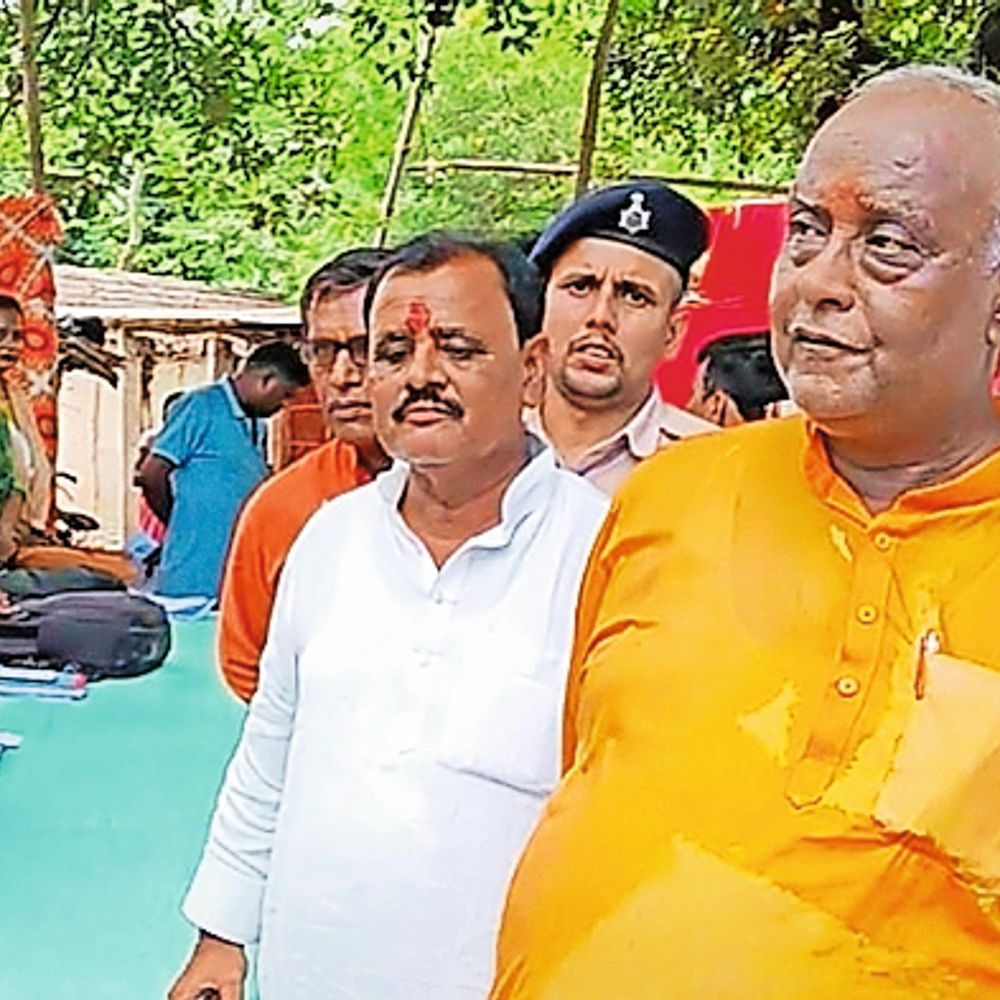 सूर्यपुर पंचायत में लगे सहयोग शिविर में पड़े 74 आवेदन, स्टॉल पर ग्रामीणों की समस्याएं सुनी