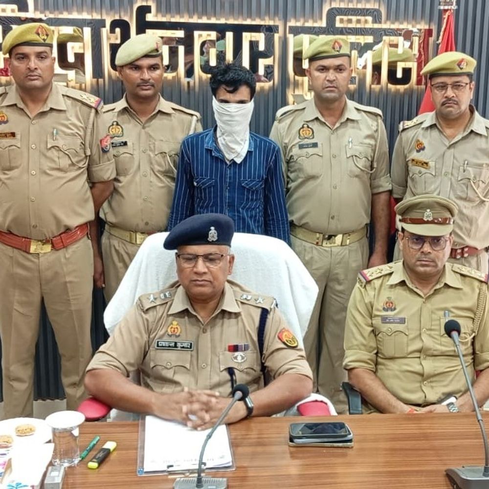 2018 से फरार 25 हजार का इनामी अपहरण आरोपी गिरफ्तार:शोहरतगढ़ कस्बे से पकड़ा गया, 6 साल से पुलिस को थी तलाश