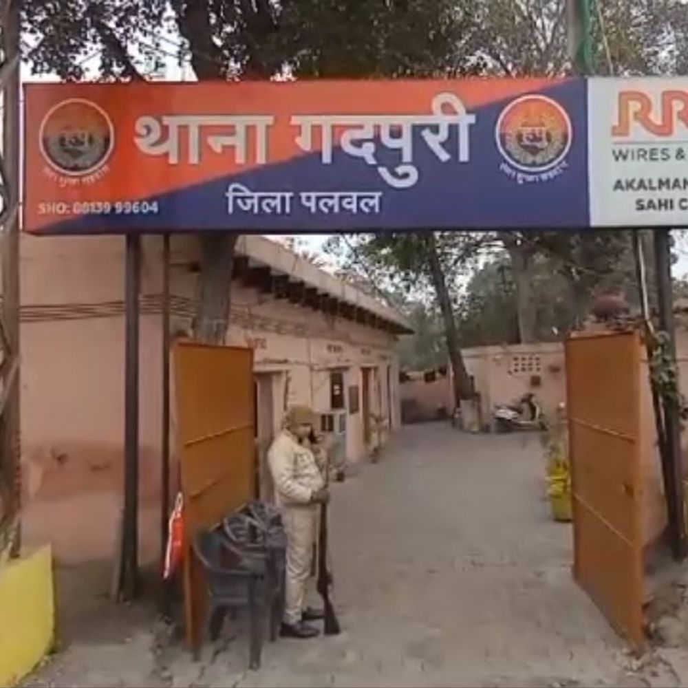 पलवल में गोशाला से हजारों की नकदी चोरी:दान पात्र लेकर भागा युवक, दस दिन बाद फिर घुसा, पुलिस ने दर्ज की FIR