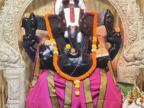 रायपुर में दक्षिण-भारतीय शैली के गणपति, 21 दिन चलेगी पूजा:लड्डू की लाखों में होगी नीलामी, जीतने वाला मंदिर में ही बांटेगा प्रसाद