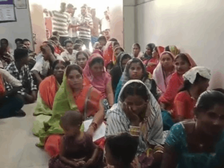 पार्षद के बयान से दादर खुर्द के ग्रामीण नाराज:भू-विस्थापित न मानने पर विवाद, CGM और कलेक्टर को ज्ञापन, उग्र आंदोलन की चेतावनी