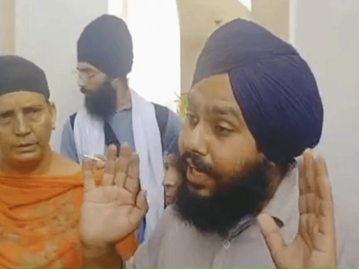 जालंधर के स्कूल में बच्चे के अपहरण की कोशिश:परिजनों और सुरक्षाकर्मियों ने संदिग्ध आरोपी को दबोचकर पुलिस को सौंपा