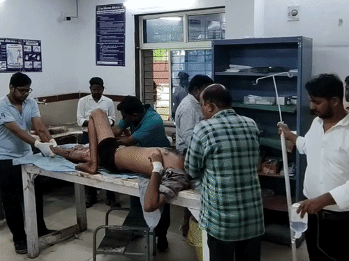 दतिया में गणेश विसर्जन में विवाद के बाद फायरिंग:चाचा-भतीजे को गोली लगी, ग्वालियर रेफर; दूसरे पक्ष के 3 लोग भी घायल
