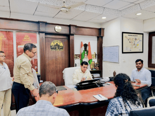 एडीए उपाध्यक्ष विजय कुमार ने संभाला चार्ज:विभाग के विभन्न पटलों का किया निरीक्षण, योजनाओं की जानकारी ली