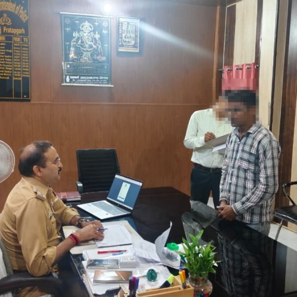 प्रतापगढ़ में सीओ सुनीं फरियादियों की समस्याएं:लालगंज में संबंधित अधिकारियों को सौंपी जिम्मेदारी