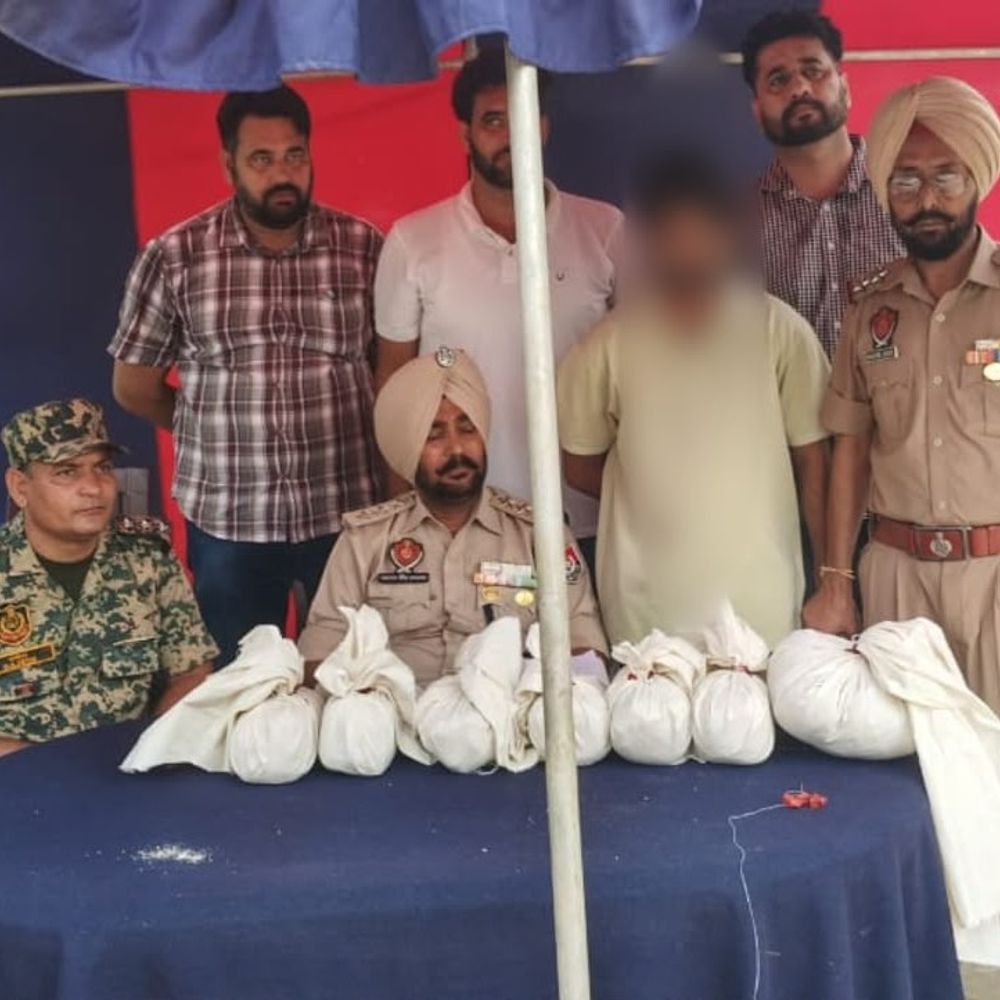 फरीदकोट में 6.7 किलो और हेरोइन बरामद:कुल 54 किलो नशा पकड़ा, भारत-पाक सीमा पर BSF के सहयोग से चलाया सर्च ऑपरेशन